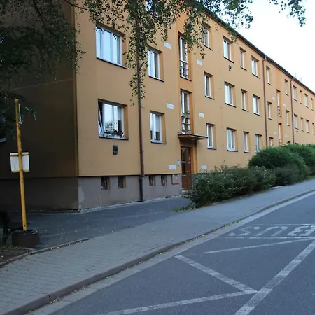 Homestay Prazdninove - Cely Jen Vas