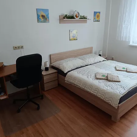 Homestay Prazdninove - Cely Jen Vas